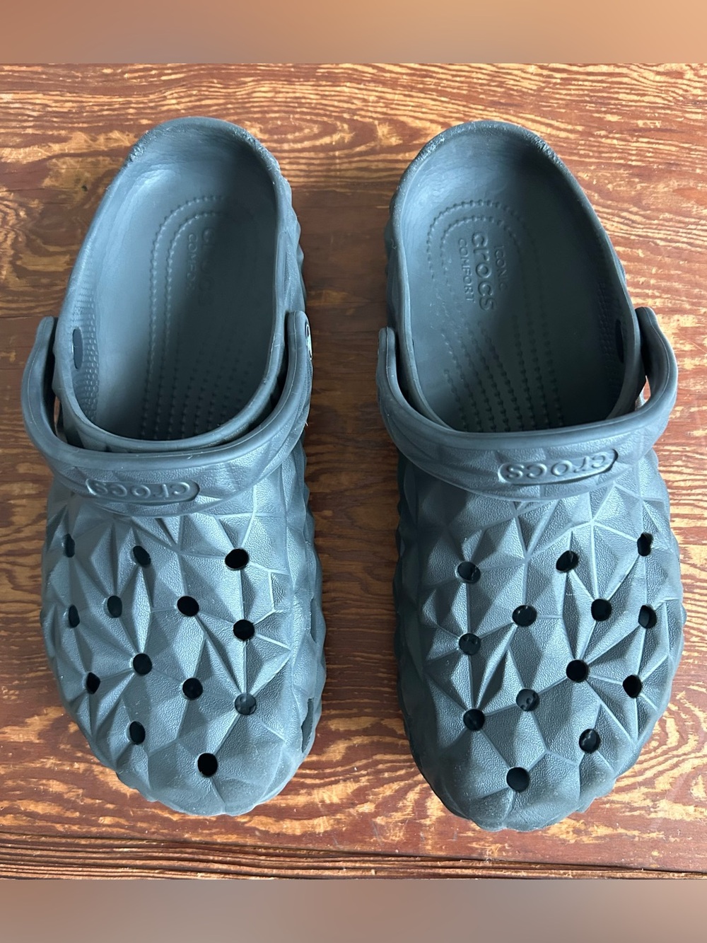 Crocs Unisex-Adult Classic Black Geometric Clog W9- M11